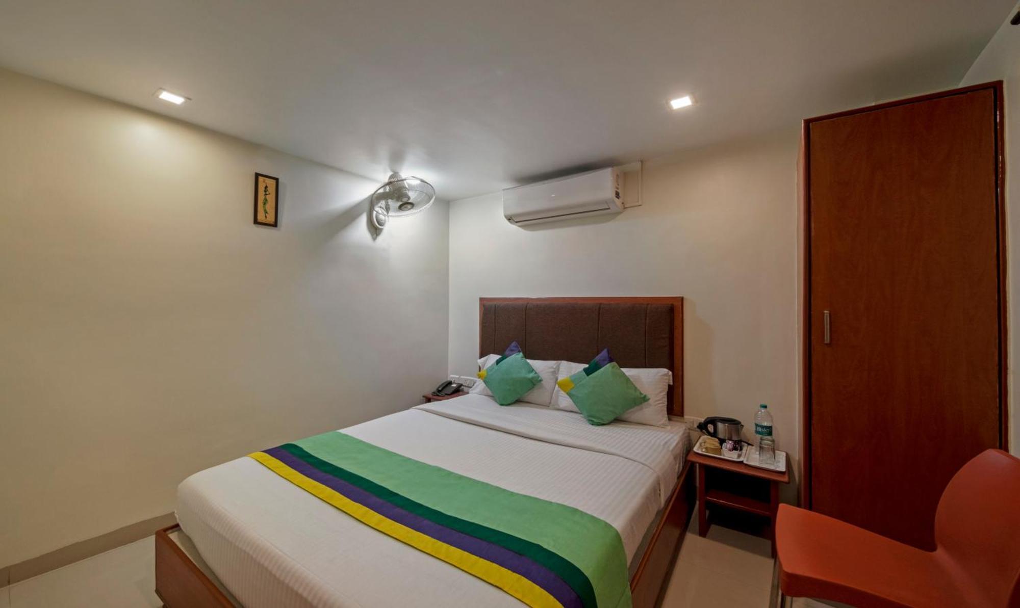 Treebo Sam Residency Hotel Коимбаторе Екстериор снимка