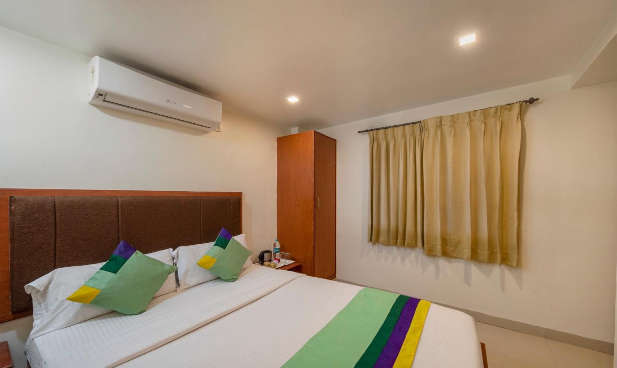 Treebo Sam Residency Hotel Коимбаторе Екстериор снимка