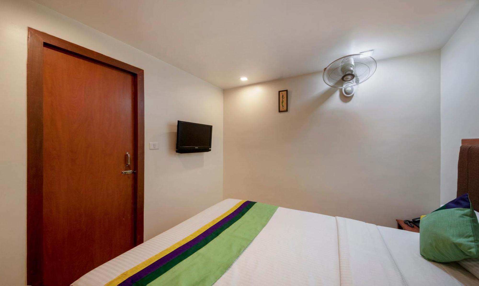 Treebo Sam Residency Hotel Коимбаторе Екстериор снимка
