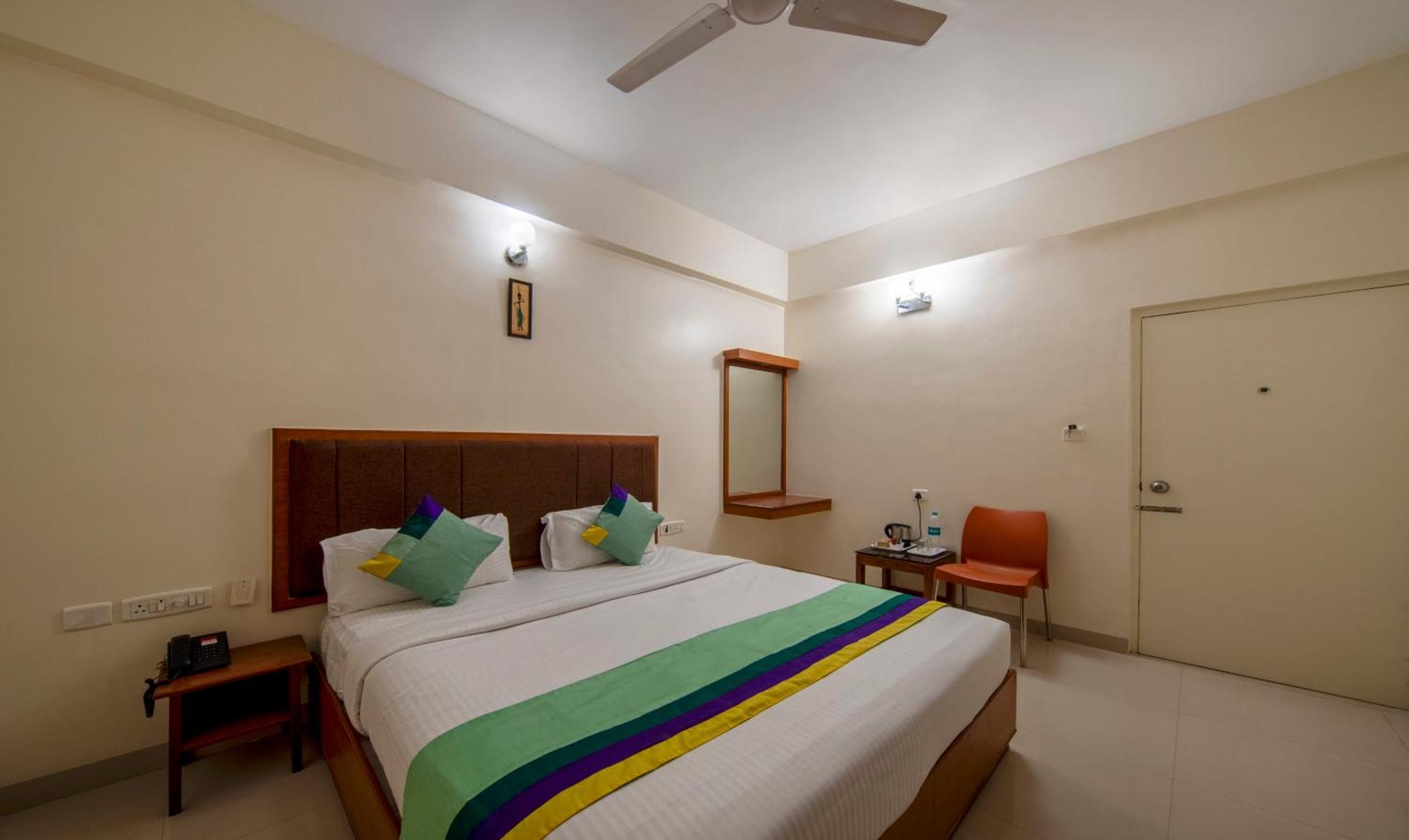 Treebo Sam Residency Hotel Коимбаторе Екстериор снимка