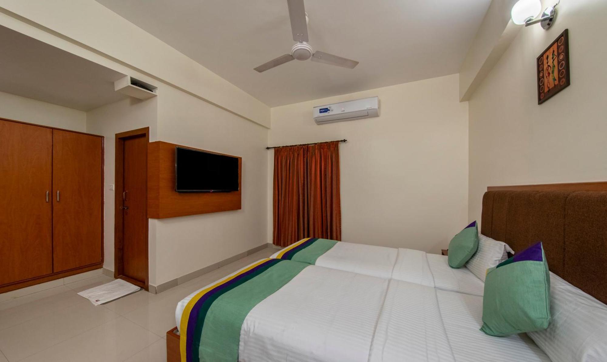 Treebo Sam Residency Hotel Коимбаторе Екстериор снимка