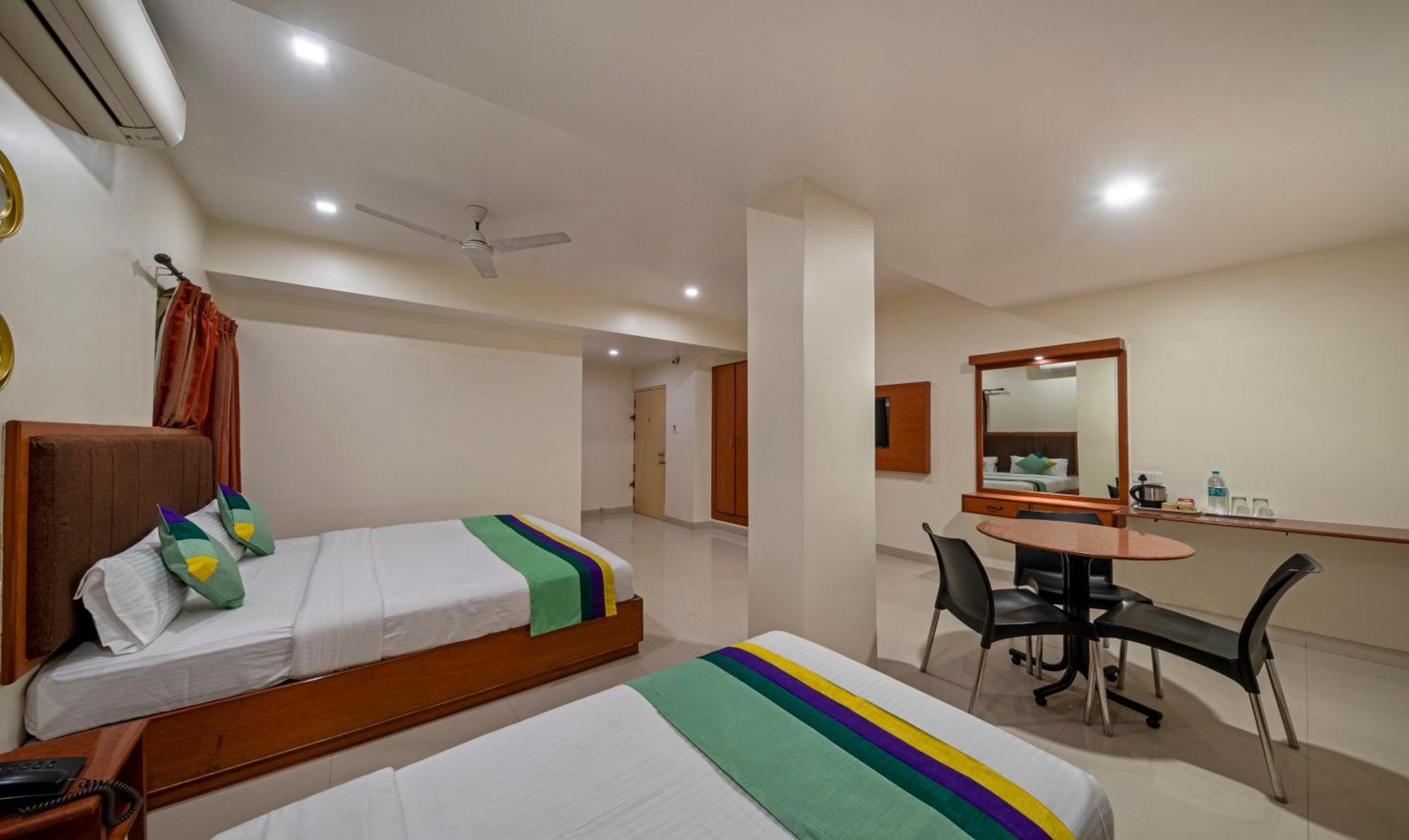 Treebo Sam Residency Hotel Коимбаторе Екстериор снимка