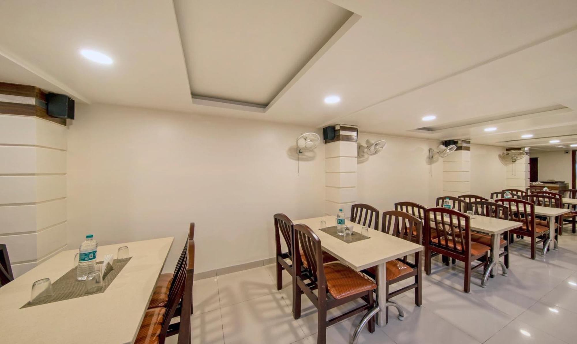 Treebo Sam Residency Hotel Коимбаторе Екстериор снимка