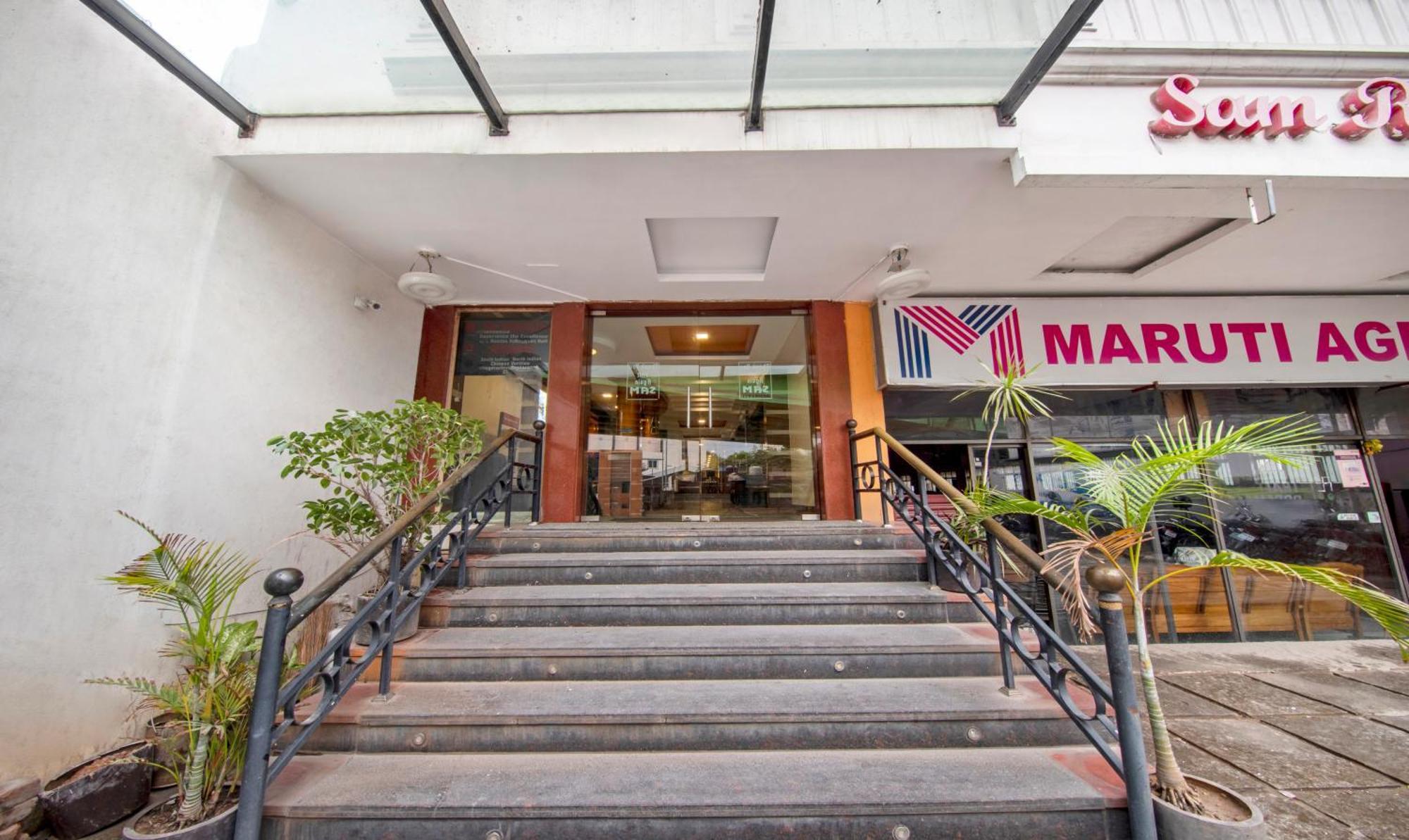 Treebo Sam Residency Hotel Коимбаторе Екстериор снимка