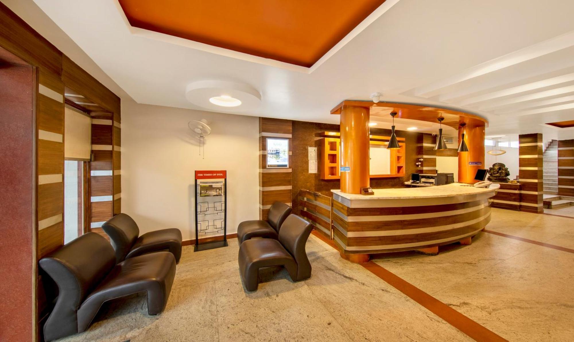 Treebo Sam Residency Hotel Коимбаторе Екстериор снимка