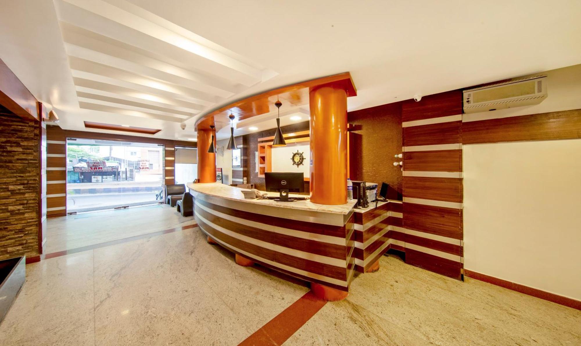 Treebo Sam Residency Hotel Коимбаторе Екстериор снимка