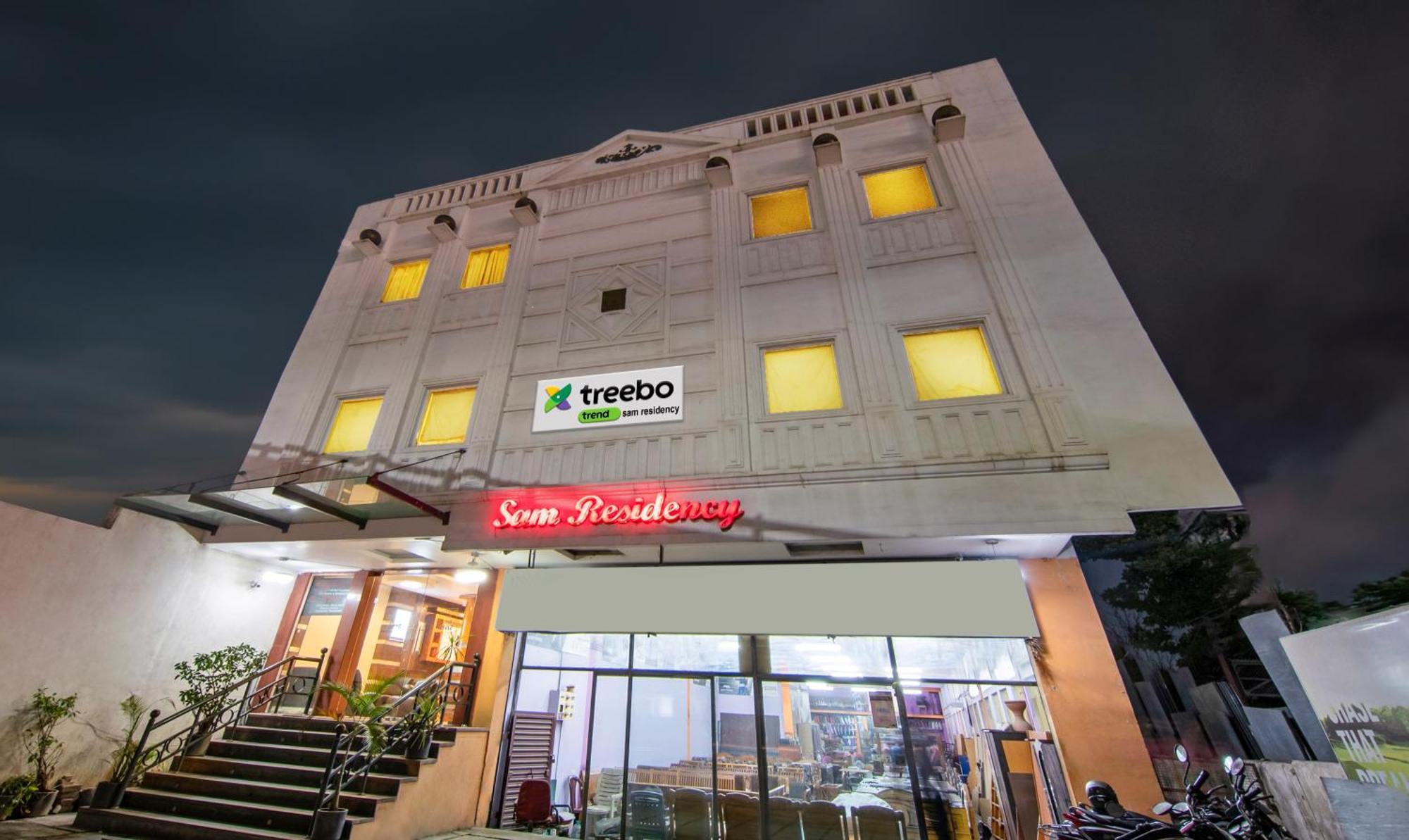 Treebo Sam Residency Hotel Коимбаторе Екстериор снимка