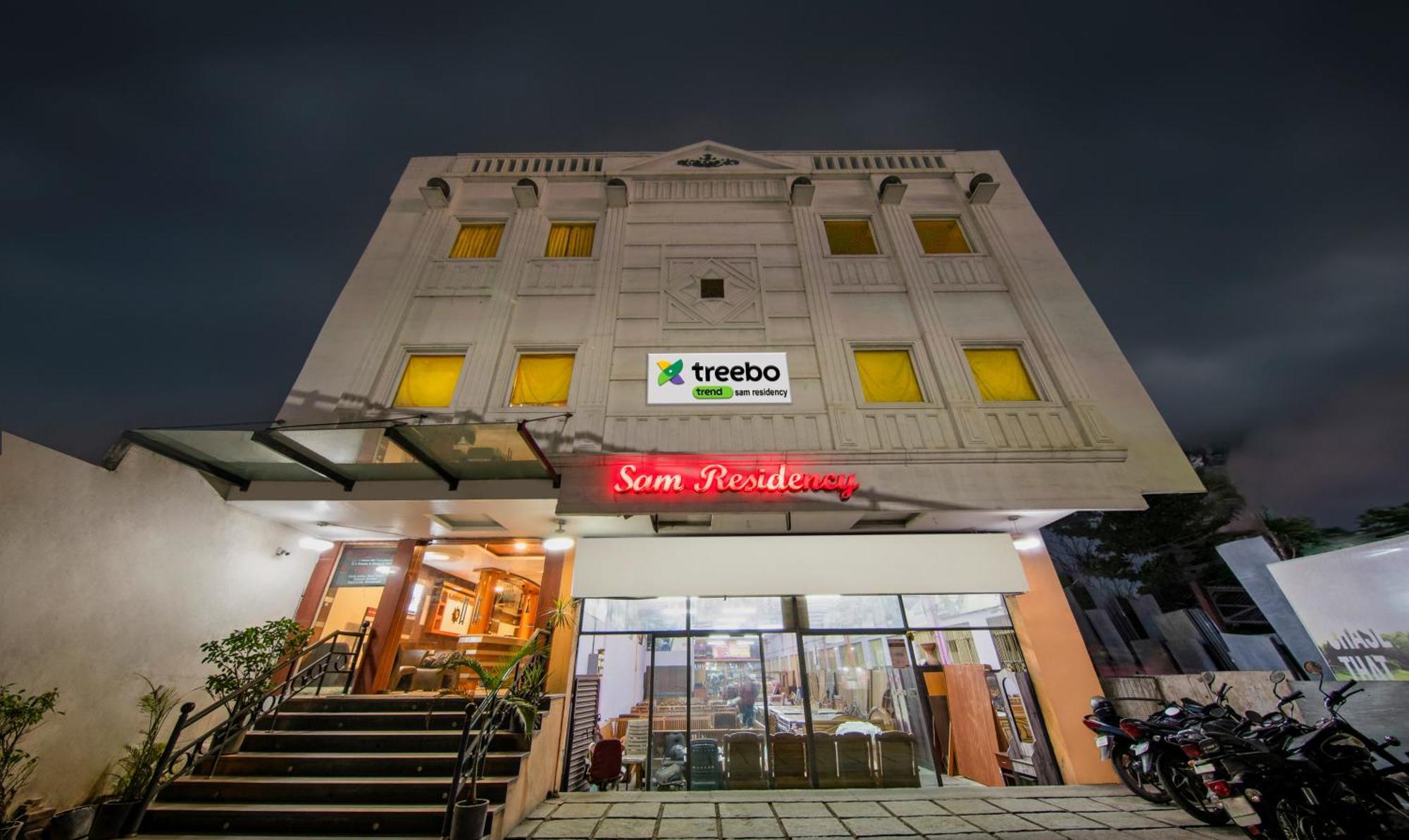 Treebo Sam Residency Hotel Коимбаторе Екстериор снимка